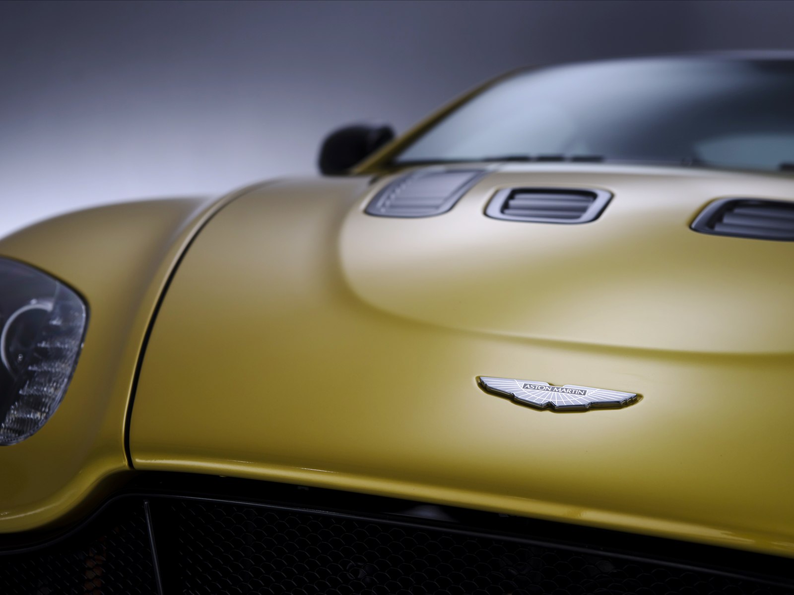 Aston Martin V12 Vantage S 2014